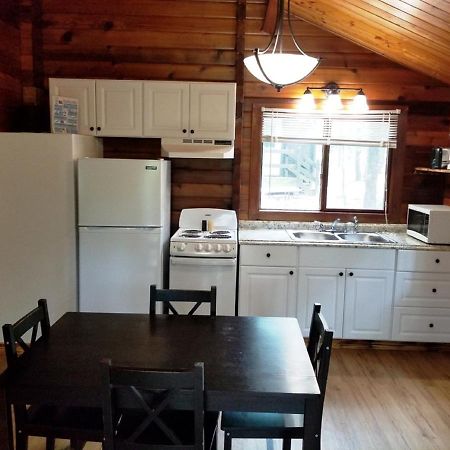 Willow Spring Lake Texoma Camping Resort Cabin 8 מראה חיצוני תמונה