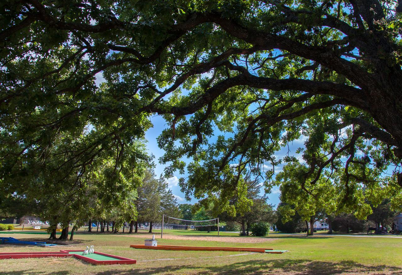 Willow Spring Lake Texoma Camping Resort Cabin 8 מראה חיצוני תמונה