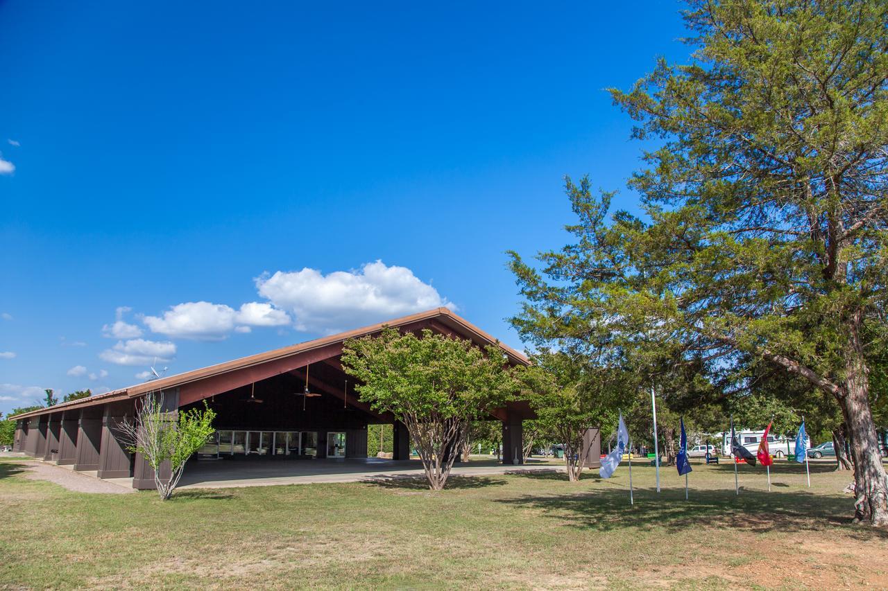 Willow Spring Lake Texoma Camping Resort Cabin 8 מראה חיצוני תמונה